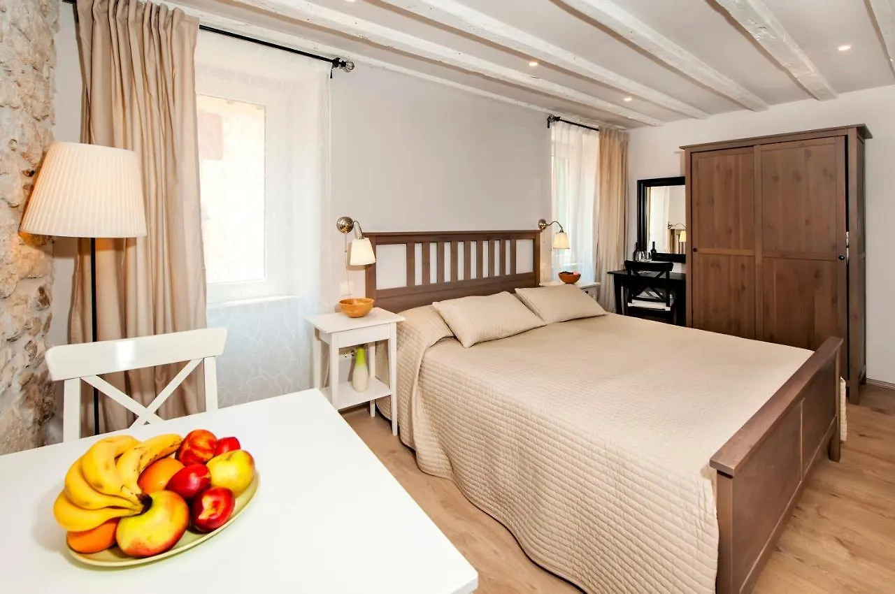 Apartments Carera 42 Ρόβινι